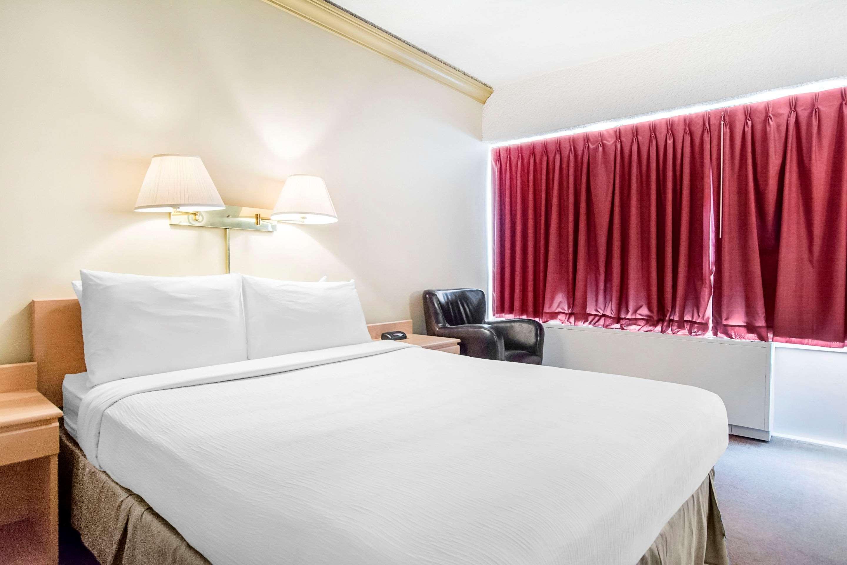 Travelodge By Wyndham Trois-Rivières Esterno foto