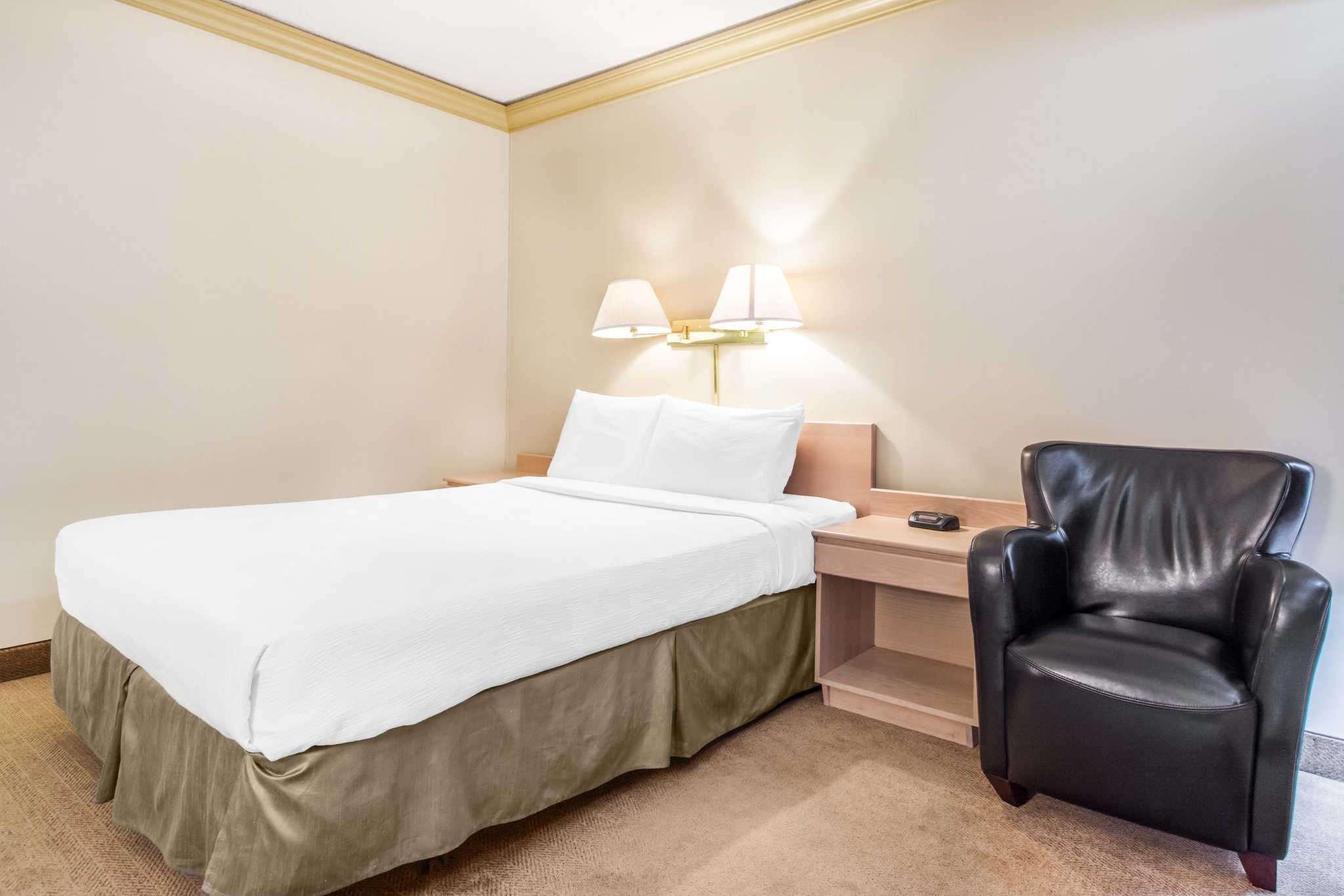 Travelodge By Wyndham Trois-Rivières Esterno foto