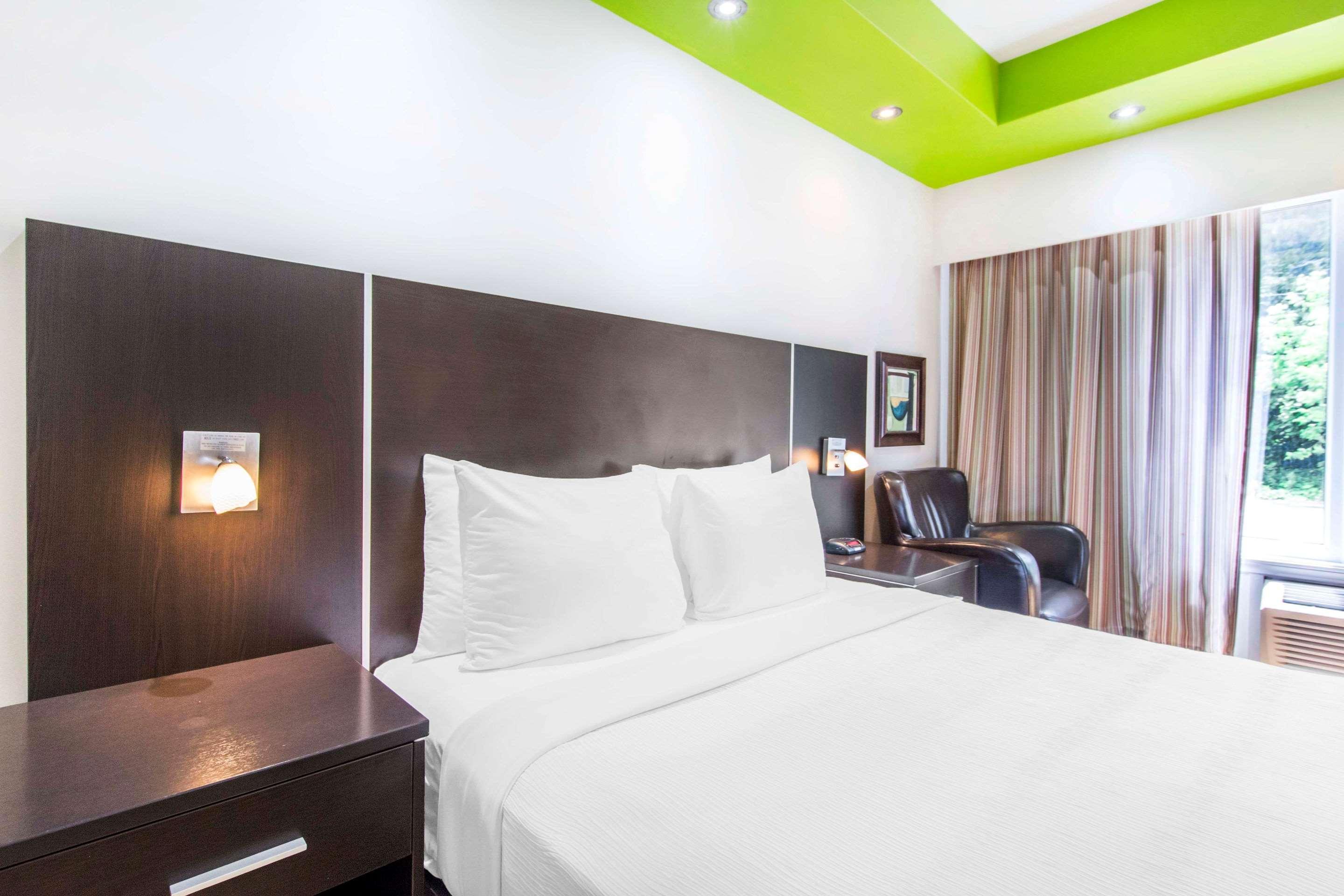 Travelodge By Wyndham Trois-Rivières Esterno foto