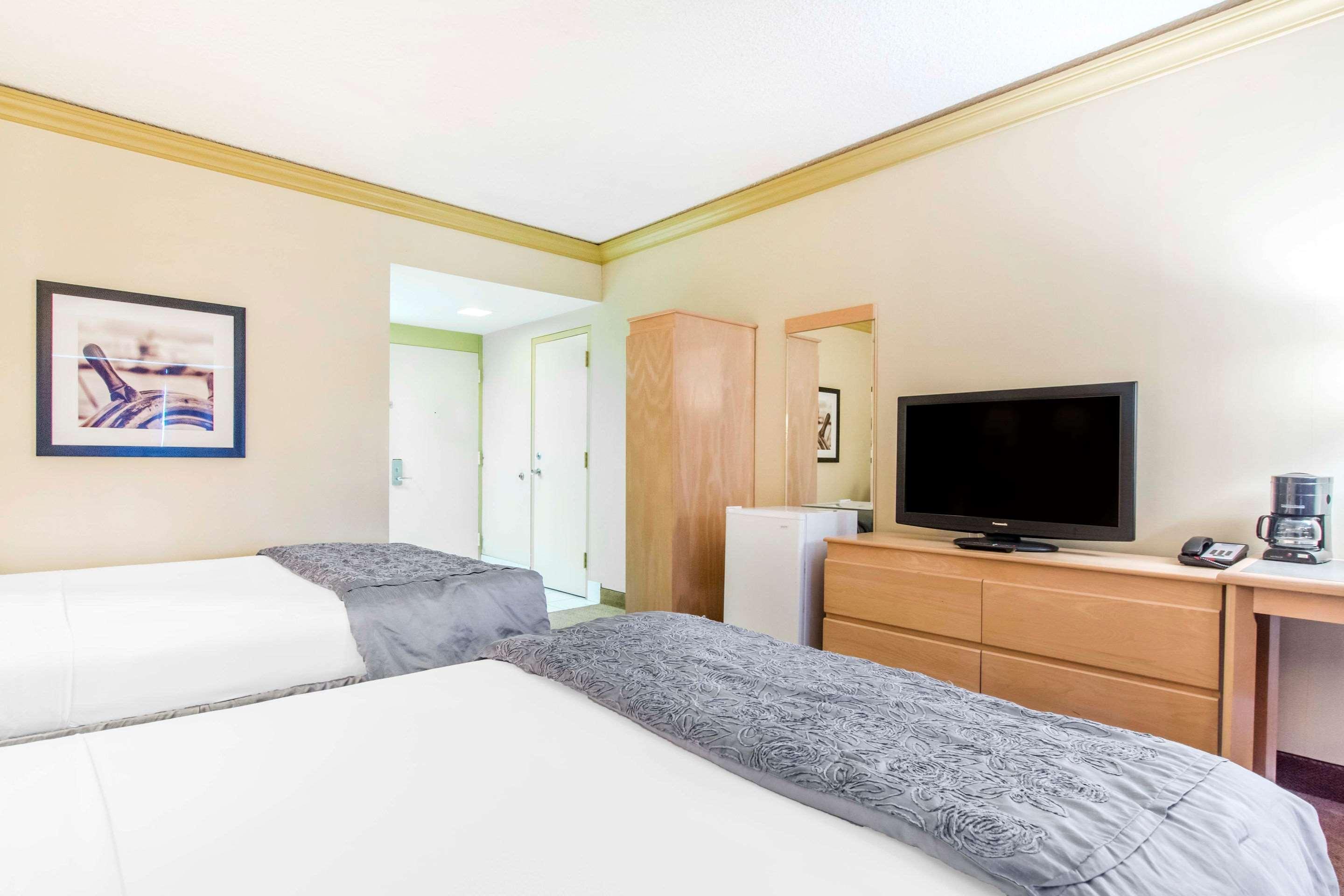 Travelodge By Wyndham Trois-Rivières Esterno foto