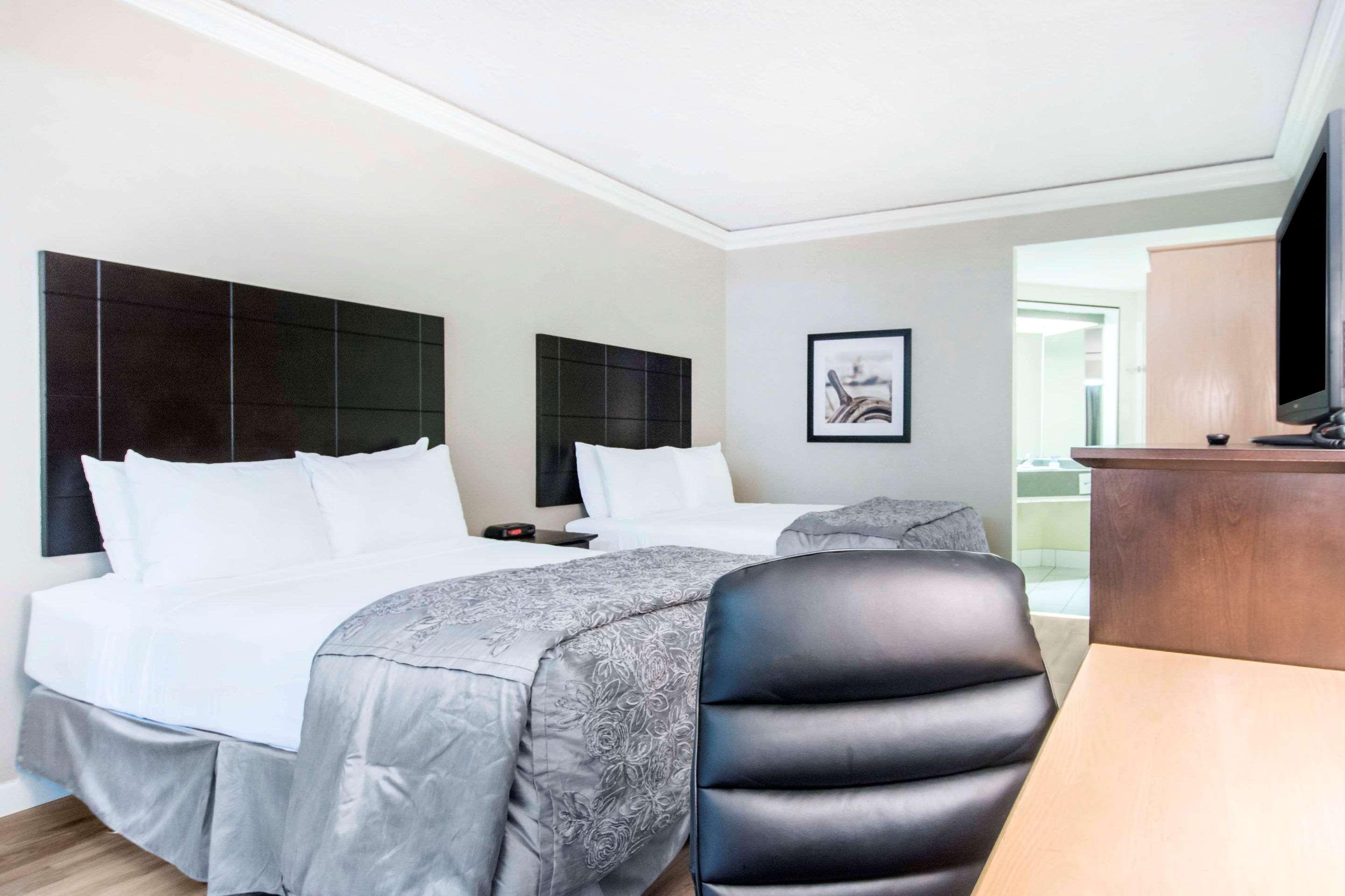 Travelodge By Wyndham Trois-Rivières Esterno foto