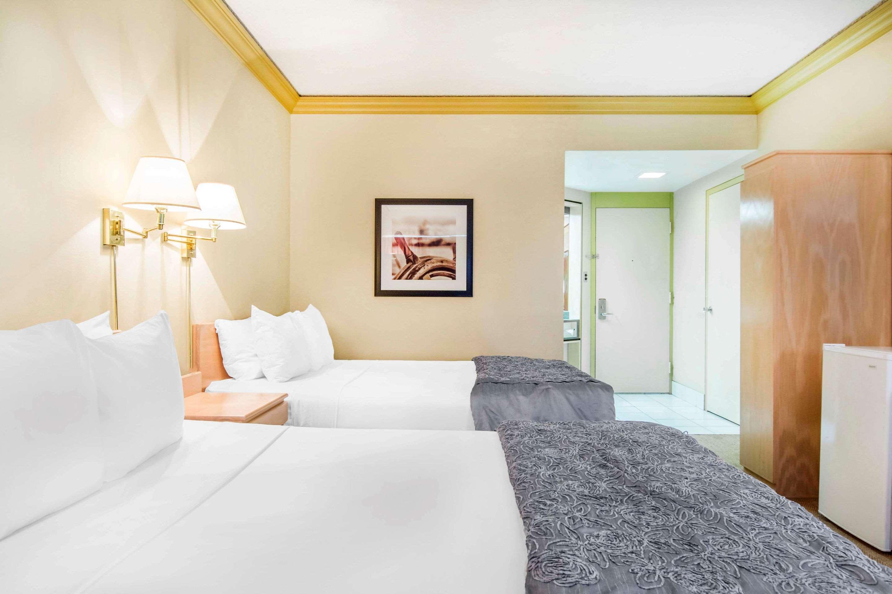 Travelodge By Wyndham Trois-Rivières Esterno foto
