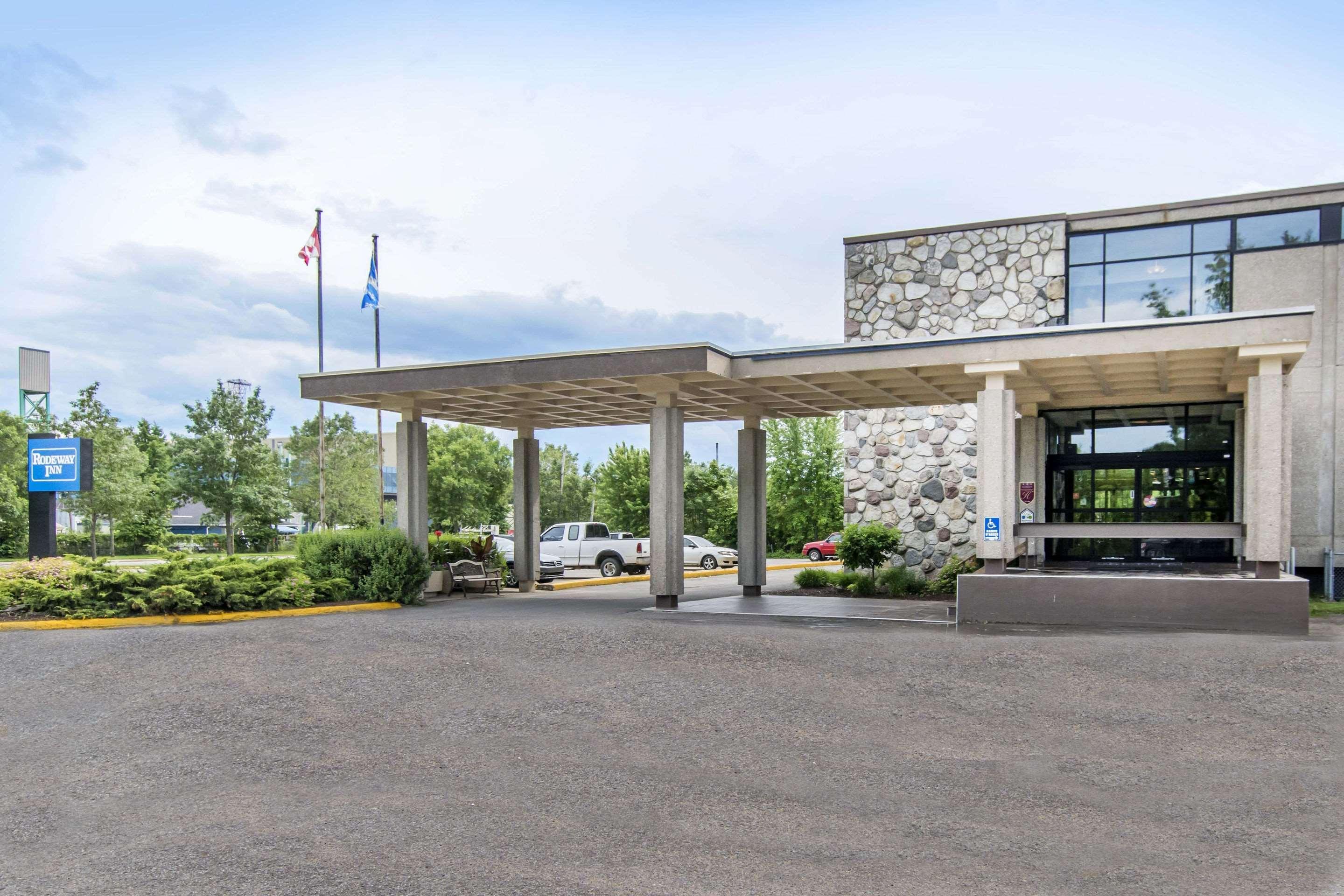 Travelodge By Wyndham Trois-Rivières Esterno foto